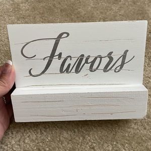 Wedding Favors Sign